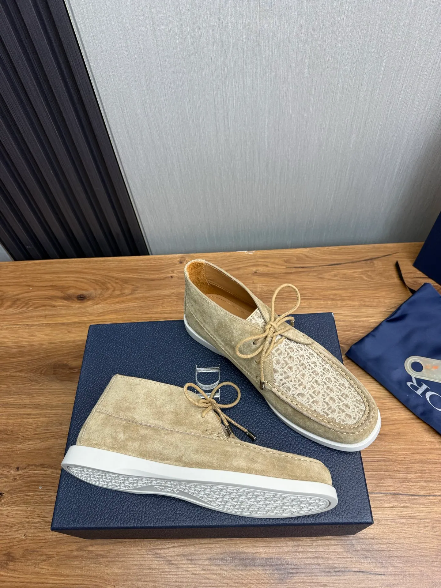 Factory price 620💰 [Dior] Men’s official website na hot sale🔥Imported cowhide + cowhide lining. Original rubber wear-resistant outsole. High quality shipment ⬆️Code number 38-44, (45 customized)